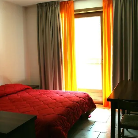 Elga Aparthotel *