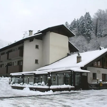 Elga Apartmanhotel *